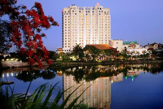Room rates in Hanoi drop